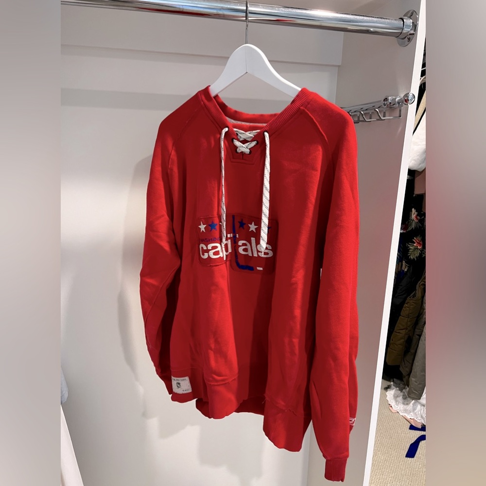Capitals Sweatshirt. Vintage- inspired. Size Men’s XL.